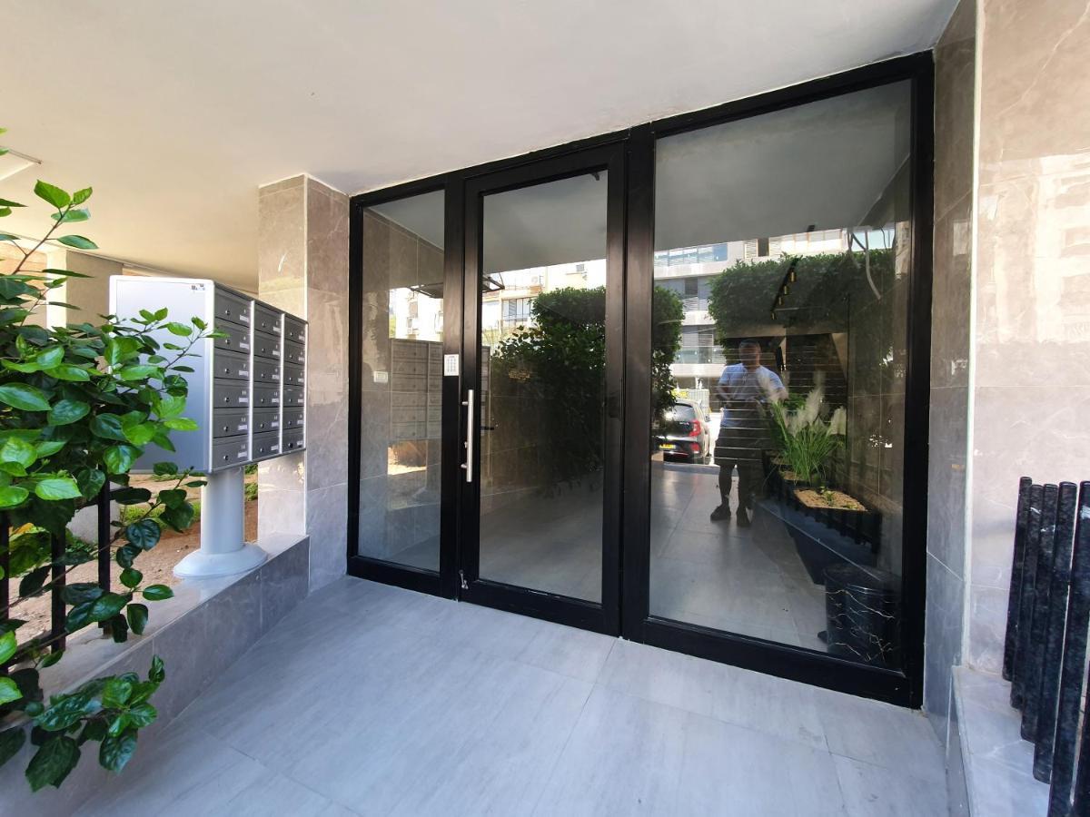 Ezore Yam Apartmens - Elmali'Akh St. 4 Bat Yam Exterior photo